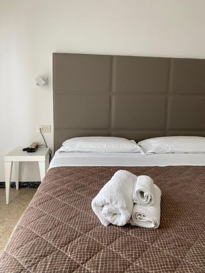 רימיני Hotel Silver מראה חיצוני תמונה