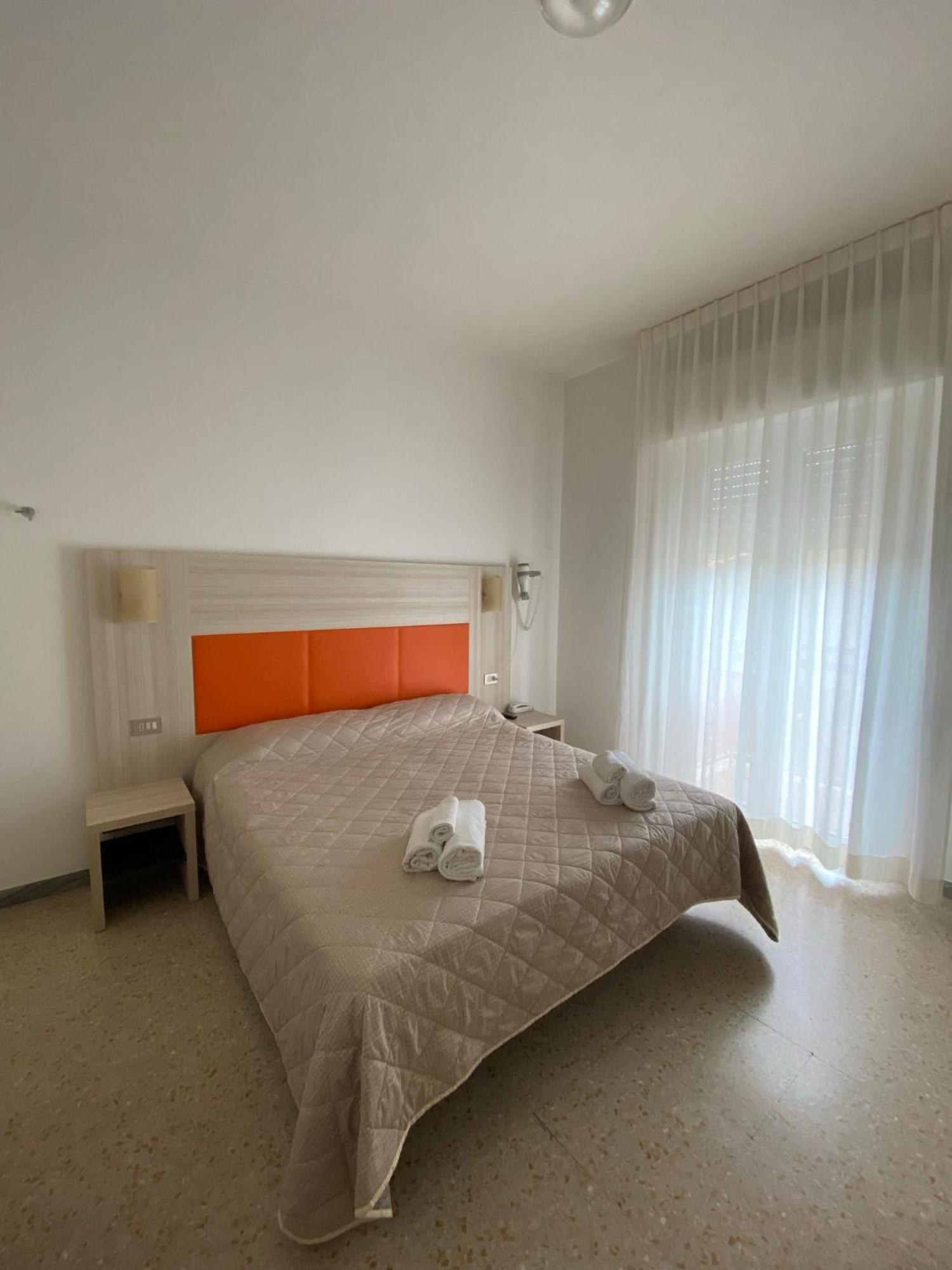 רימיני Hotel Silver מראה חיצוני תמונה